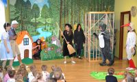 03.06.2025 r. Dzień Dziecka teatr rodzice dzieciom bajka Jaś i Małgosia 1