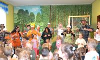 03.06.2025 r. Dzień Dziecka teatr rodzice dzieciom bajka Jaś i Małgosia 1