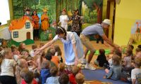 03.06.2025 r. Dzień Dziecka teatr rodzice dzieciom bajka Jaś i Małgosia 1