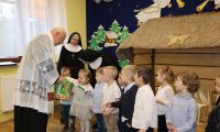 08.01.2026 Kolęda w przedszkolu ks. Proboszcz 1