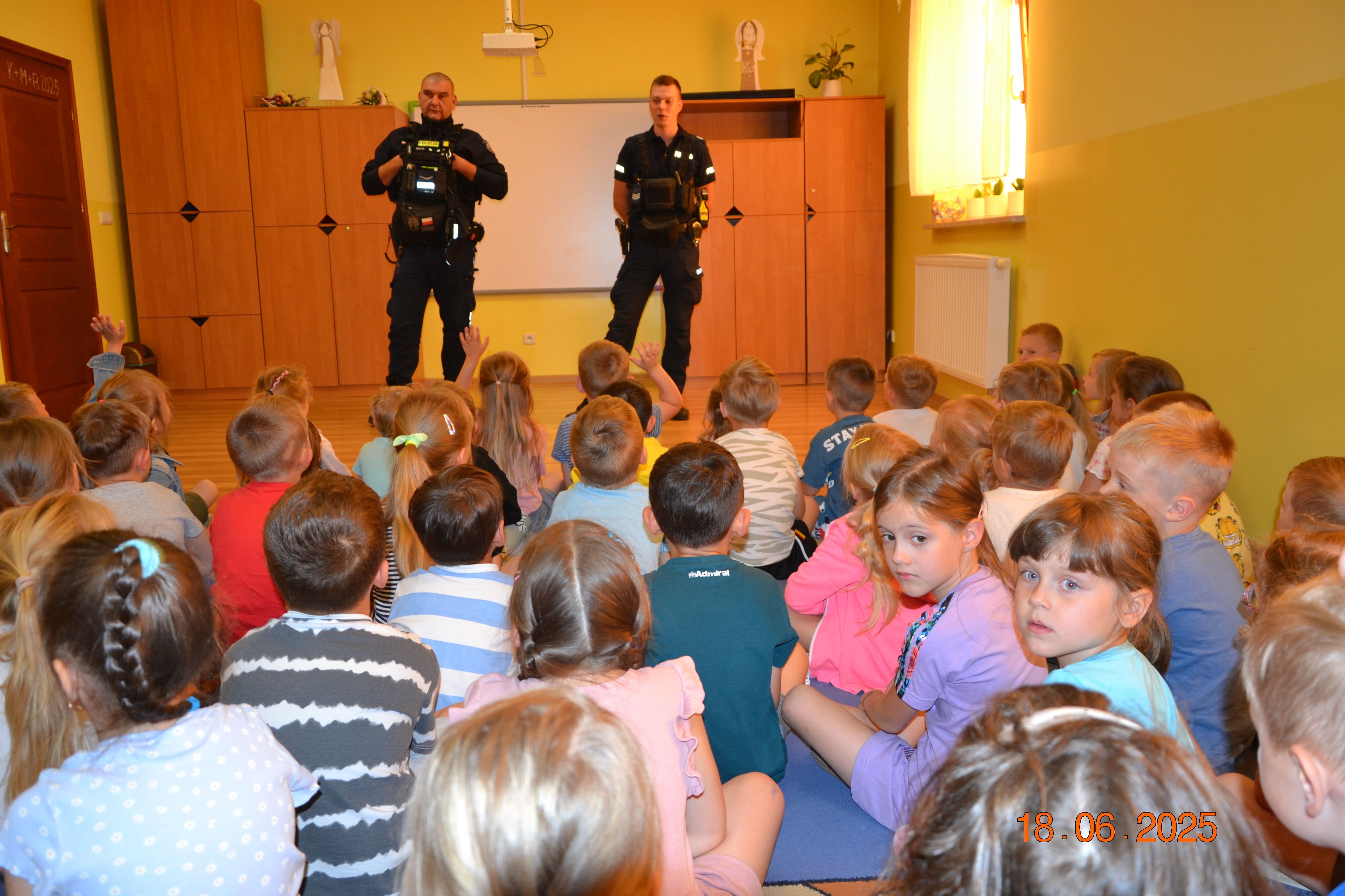 mt_gallery:18.06.2025 Spotkanie z Policjantami 1