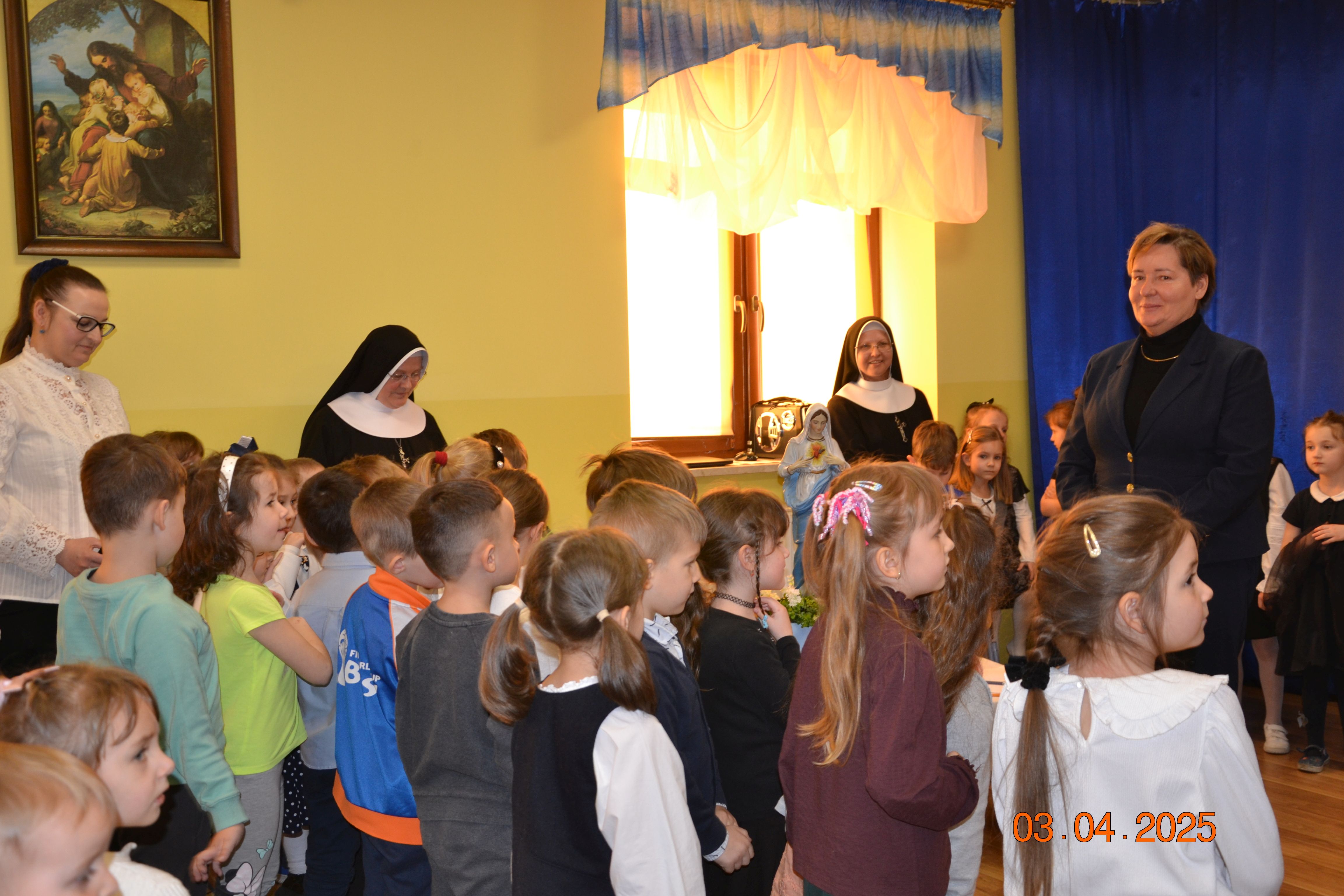 mt_gallery:03.04.2025 r. życzenia im ur i świateczne dl Burmistrz i Matki 1