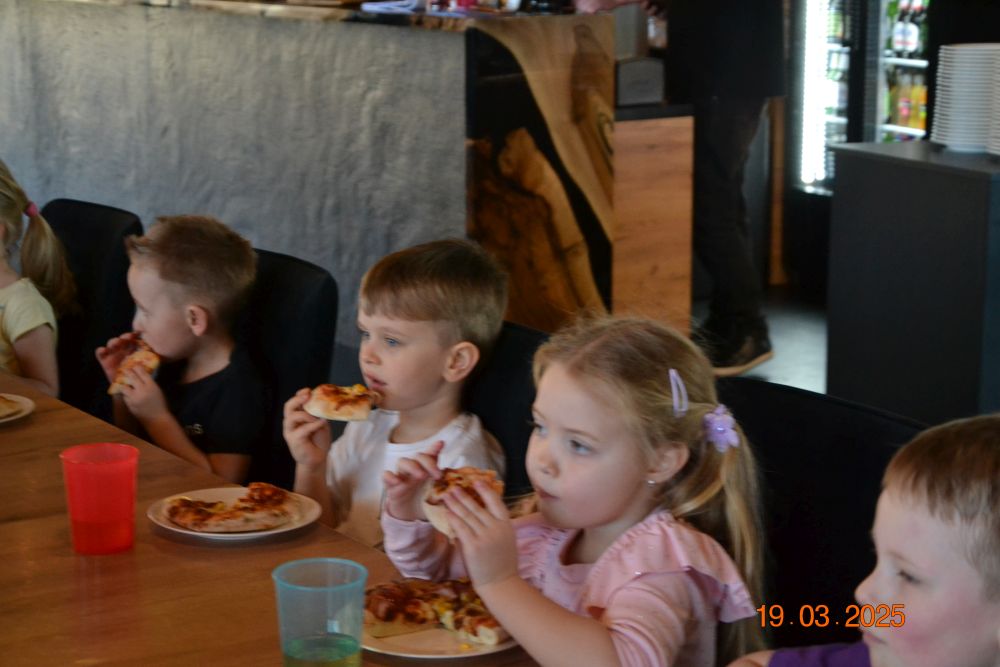 mt_gallery:19 marca 2025 r. Niedźwiadki Warsztaty pizzy w sali zabaw w Restauracji Orkanova 1