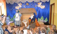 PRZEDSTAWIENIE TEATRAKNE BABCIA I DZIADEK