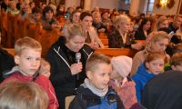 Różaniec w parafii Miłosierdzia