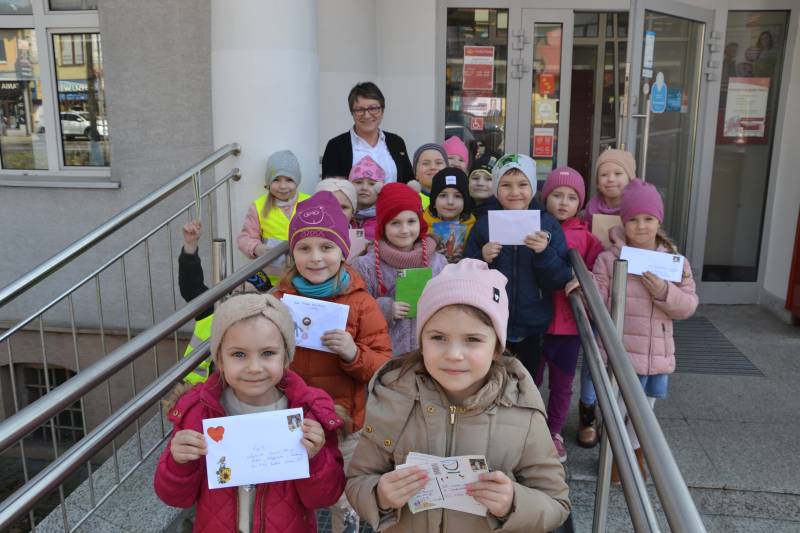 mt_gallery:14.03.2024 r. Wyjscie na poczte O bliskich pamiętamy kartke wysylamy 1